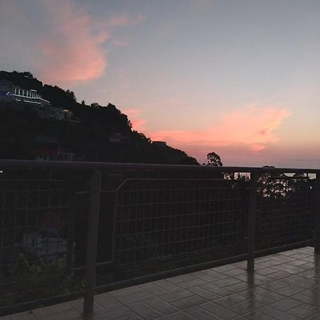 Small Guest House Kvariati Ngoại thất bức ảnh